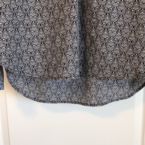 J Crew Womens Long Sleeve V Neck Blouse Sz M Blue White Print Rounded Hem Nice - Picture 6 of 9